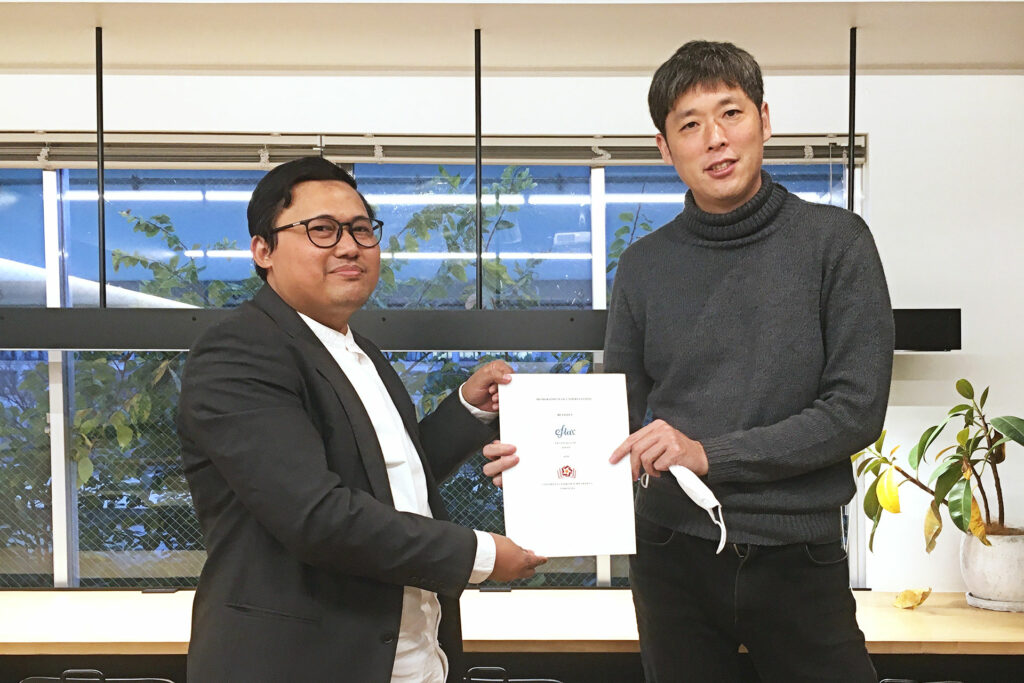 Mr. Tomoaki Nakai, CEO of eftax Co., Ltd. and Mr. Imam Tahyudin, Dean of AMIKOM Purwokerto University signed a collaboration agreement